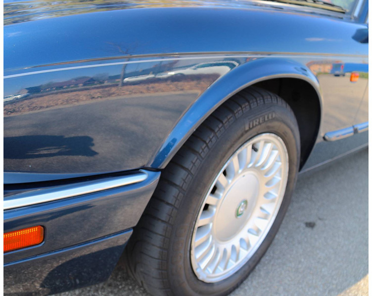 Jaguar XJ Sovereign 4.0 - Veturë: foto 4 Jaguar XJ Sovereign 4.0 - Veturë: foto 4