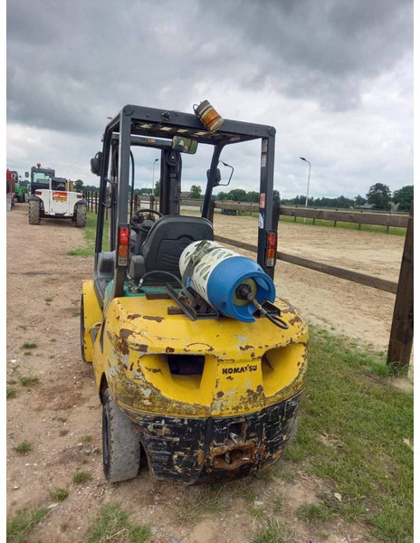 Komatsu FG30T-16R - Pirun më gaz: foto 5 Komatsu FG30T-16R - Pirun më gaz: foto 5