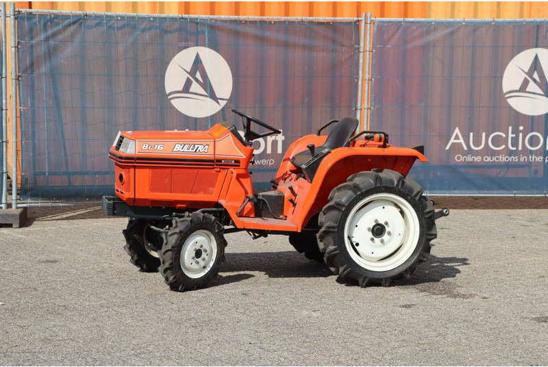 Kubota B1-16 Bulltra - Traktor: foto 1 Kubota B1-16 Bulltra - Traktor: foto 1