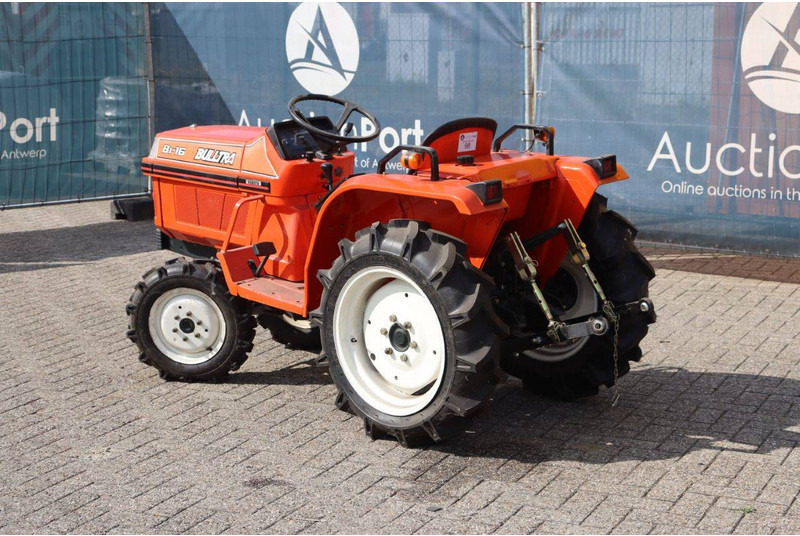 Kubota B1-16 Bulltra - Traktor: foto 4 Kubota B1-16 Bulltra - Traktor: foto 4