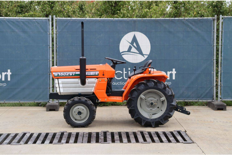 Kubota B1502DT - Traktor: foto 2 Kubota B1502DT - Traktor: foto 2