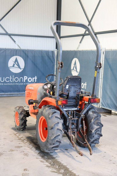 Kubota B2420 - Traktor: foto 4 Kubota B2420 - Traktor: foto 4