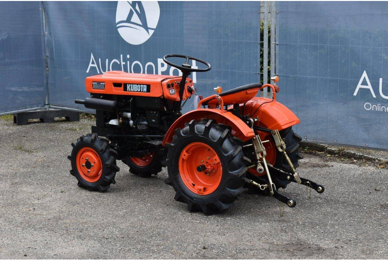 Kubota B5000 - Traktor: foto 3 Kubota B5000 - Traktor: foto 3