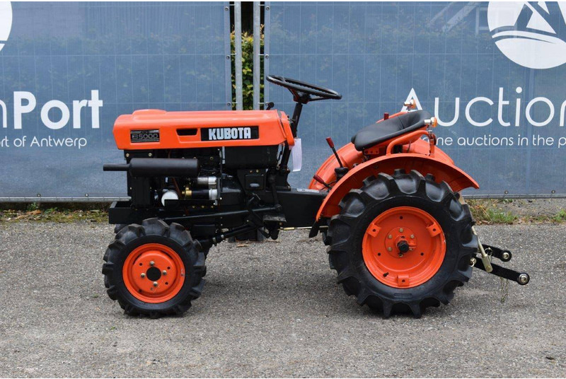 Kubota B5000 - Traktor: foto 2 Kubota B5000 - Traktor: foto 2