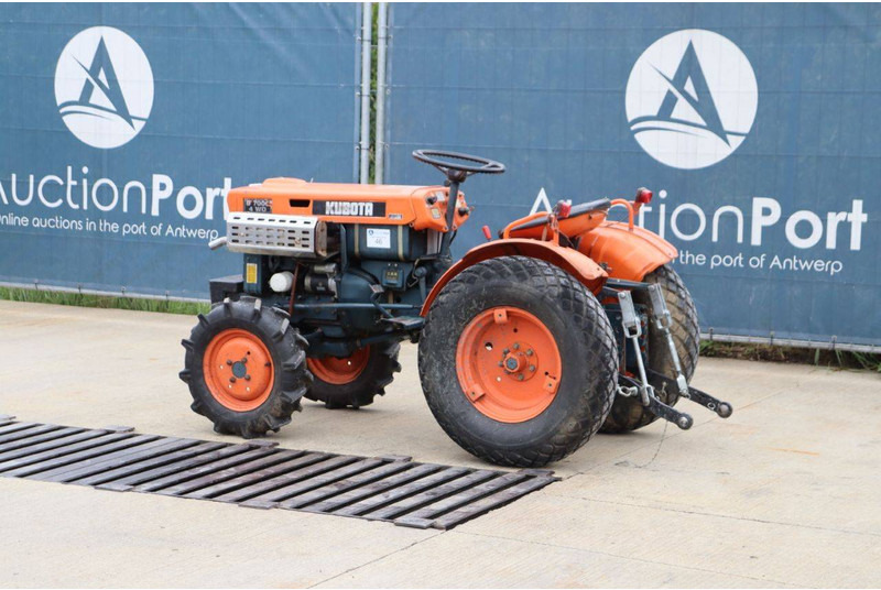 Kubota B7000 - Traktor: foto 3 Kubota B7000 - Traktor: foto 3