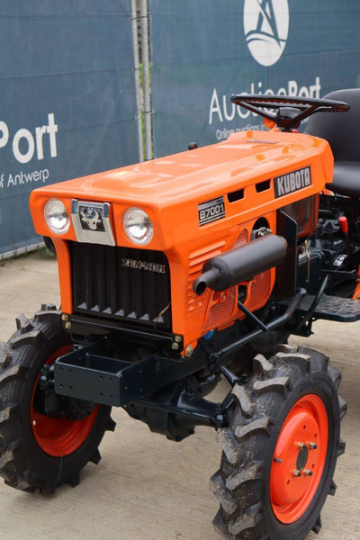 Traktor Kubota B7001DT: foto 10