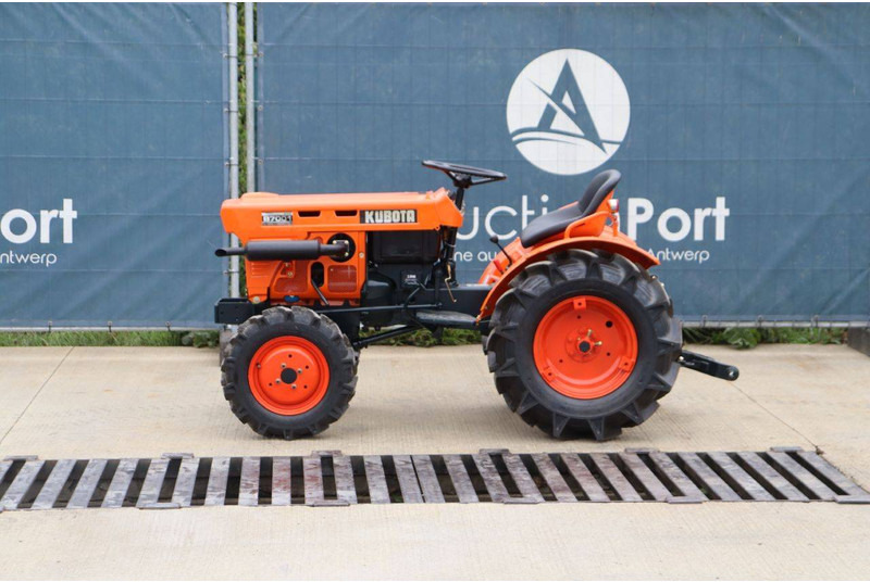 Kubota B7001DT - Traktor: foto 2 Kubota B7001DT - Traktor: foto 2