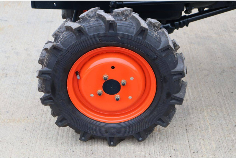Traktor Kubota B7001DT: foto 15
