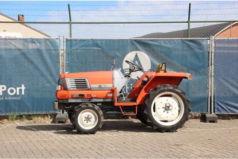 Kubota GL200 - Traktor: foto 1 Kubota GL200 - Traktor: foto 1
