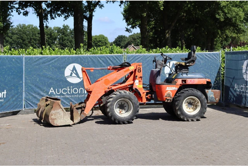 Kubota R520NH - Fadrom me goma: foto 1 Kubota R520NH - Fadrom me goma: foto 1