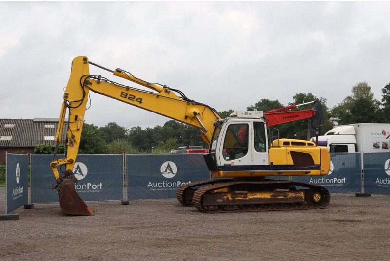 Liebherr R924C HD-SL - Ekskavator me zinxhirë: foto 1 Liebherr R924C HD-SL - Ekskavator me zinxhirë: foto 1