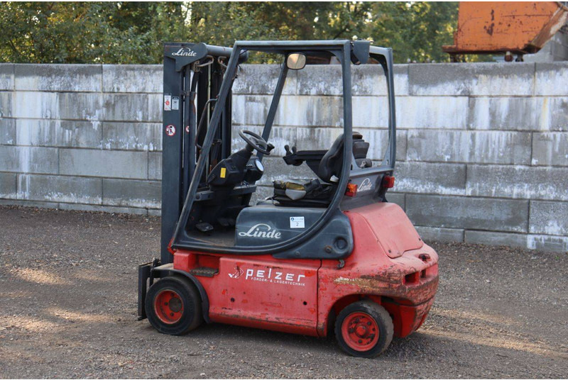 Linde E20P-02 - Pirun elektrik: foto 3 Linde E20P-02 - Pirun elektrik: foto 3