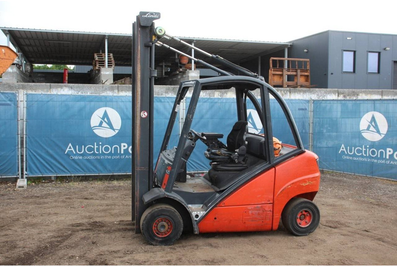 Linde H25T - Ngarkues me pirun për terren të ashpër: foto 1 Linde H25T - Ngarkues me pirun për terren të ashpër: foto 1