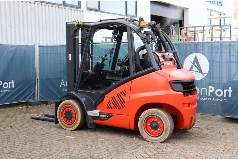 Linde H40T-02 - Pirun më gaz: foto 3 Linde H40T-02 - Pirun më gaz: foto 3