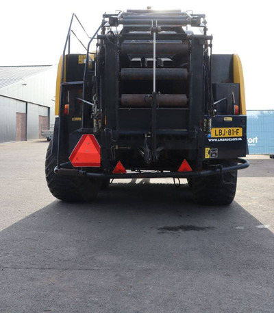 New Holland BB9060 - Makineri bujqësore: foto 5 New Holland BB9060 - Makineri bujqësore: foto 5