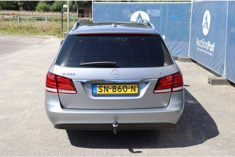 Mercedes-Benz E-Klasse 200 CDI - Veturë: foto 5 Mercedes-Benz E-Klasse 200 CDI - Veturë: foto 5