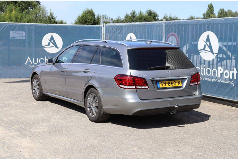 Mercedes-Benz E-Klasse 200 CDI - Veturë: foto 4 Mercedes-Benz E-Klasse 200 CDI - Veturë: foto 4