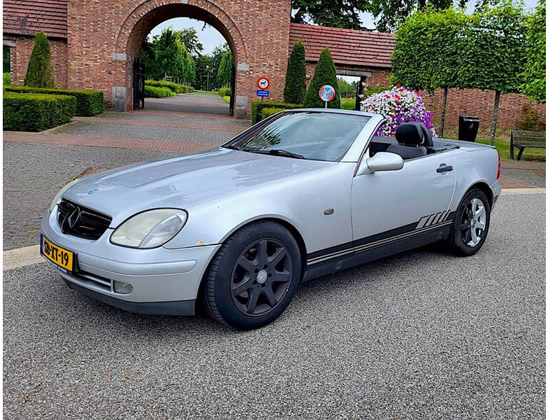 Mercedes-Benz SLK SLK200 Automatic - Veturë: foto 1 Mercedes-Benz SLK SLK200 Automatic - Veturë: foto 1