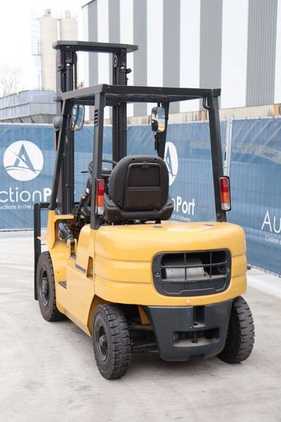 Mitsubishi FG20T - Pirun ngritës: foto 4 Mitsubishi FG20T - Pirun ngritës: foto 4