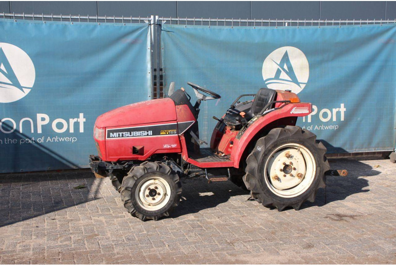 Mitsubishi MT165 - Traktor: foto 1 Mitsubishi MT165 - Traktor: foto 1