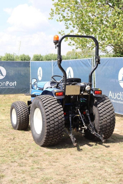 New Holland Boomer 50HST - Traktor: foto 4 New Holland Boomer 50HST - Traktor: foto 4