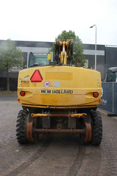 New Holland MH5 Plus - Ekskavator me goma: foto 4 New Holland MH5 Plus - Ekskavator me goma: foto 4