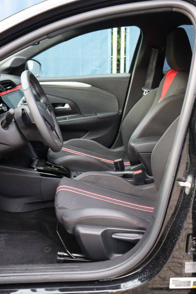 Sedan Opel Corsa: foto 17