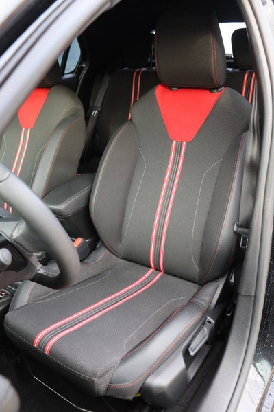 Sedan Opel Corsa: foto 18