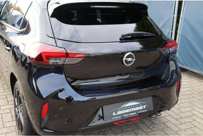 Sedan Opel Corsa: foto 14