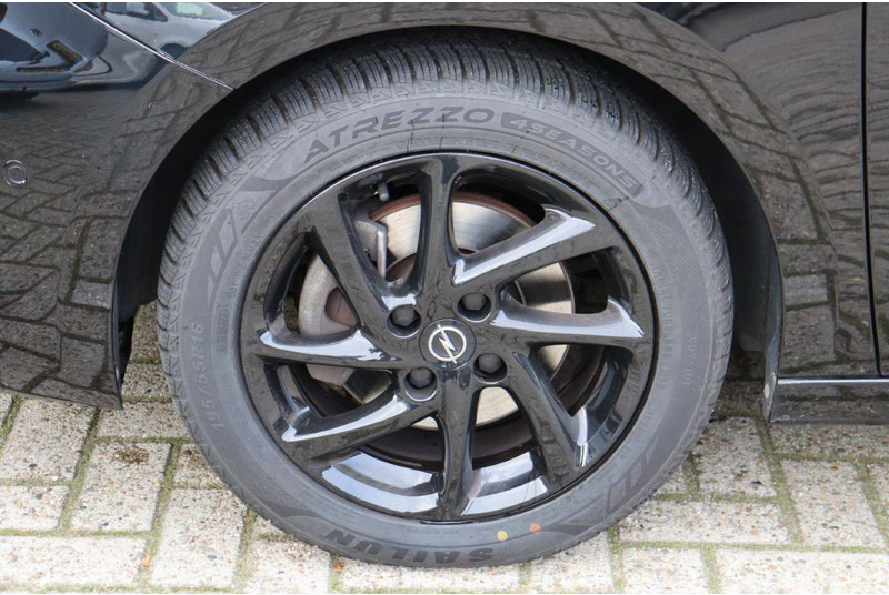 Sedan Opel Corsa: foto 12