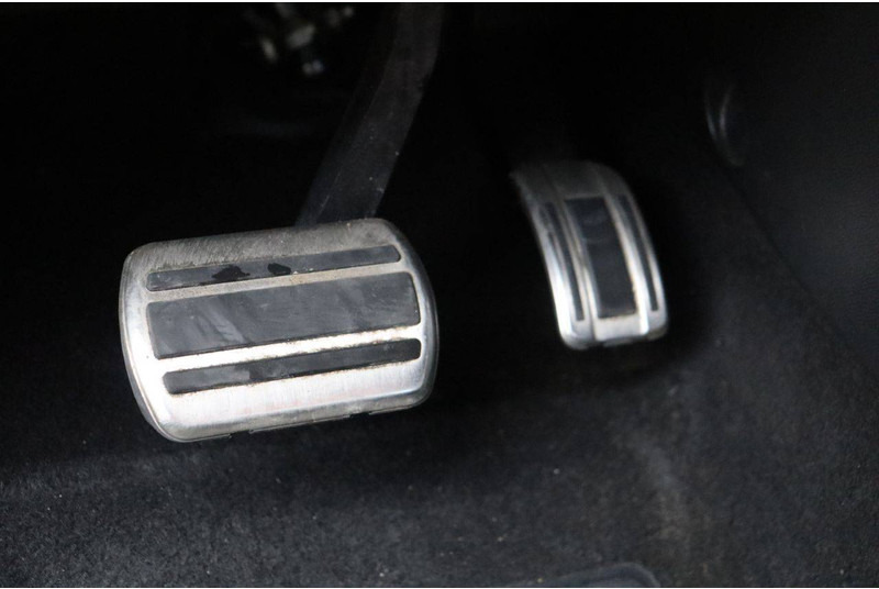 Sedan Opel Corsa: foto 20