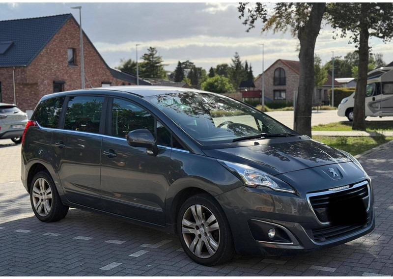 Peugeot 5008 (I - phase 2) 2.0 HDi - Sedan: foto 4 Peugeot 5008 (I - phase 2) 2.0 HDi - Sedan: foto 4