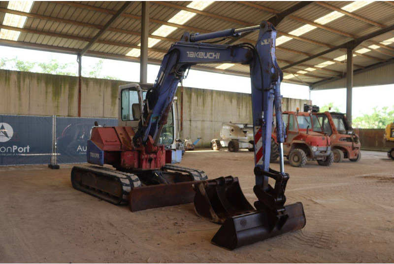 Ekskavator me zinxhirë Takeuchi TB80FR: foto 7