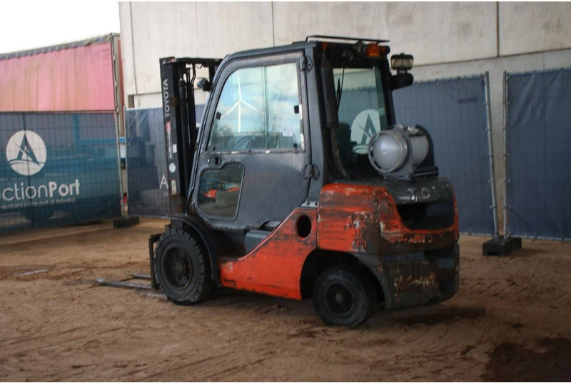 Toyota 06686GF30 - Pirun më gaz: foto 3 Toyota 06686GF30 - Pirun më gaz: foto 3