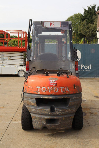 Toyota 42-6FGF25 - Pirun më gaz: foto 5 Toyota 42-6FGF25 - Pirun më gaz: foto 5