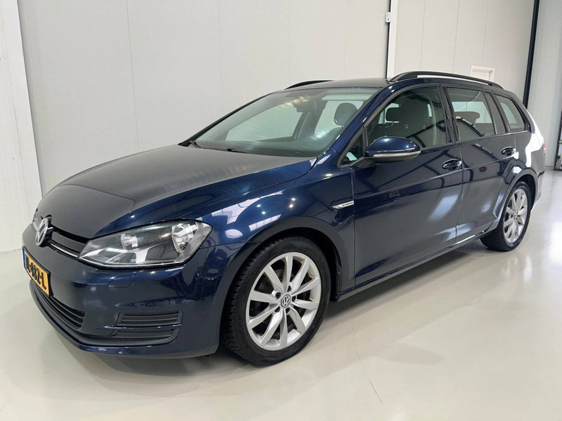 Volkswagen Golf - Veturë: foto 1 Volkswagen Golf - Veturë: foto 1