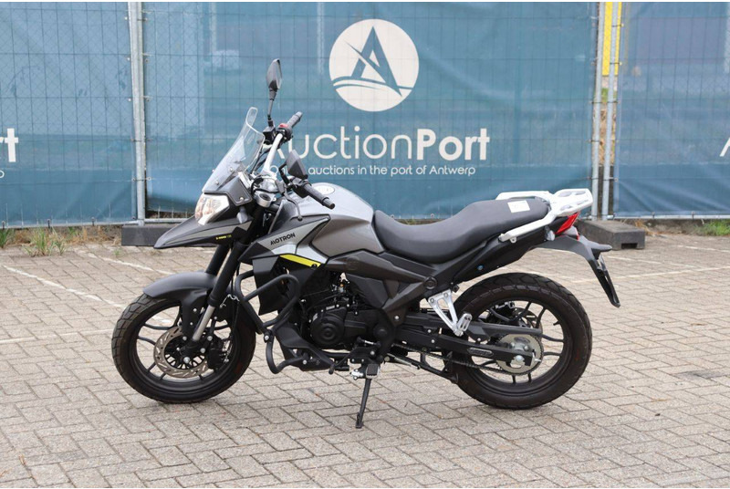 X-Nord 125 - Motoçikleta: foto 2 X-Nord 125 - Motoçikleta: foto 2
