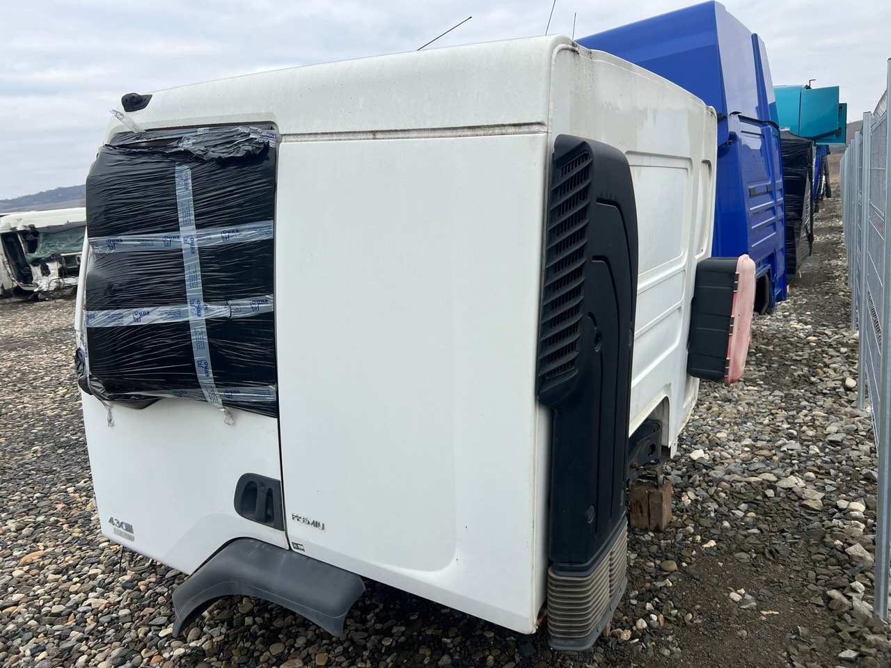 CABINA RENAULT PREMIUM SLEEPER CAB L2H1 - Kabinë për Kamioni: foto 4 CABINA RENAULT PREMIUM SLEEPER CAB L2H1 - Kabinë për Kamioni: foto 4