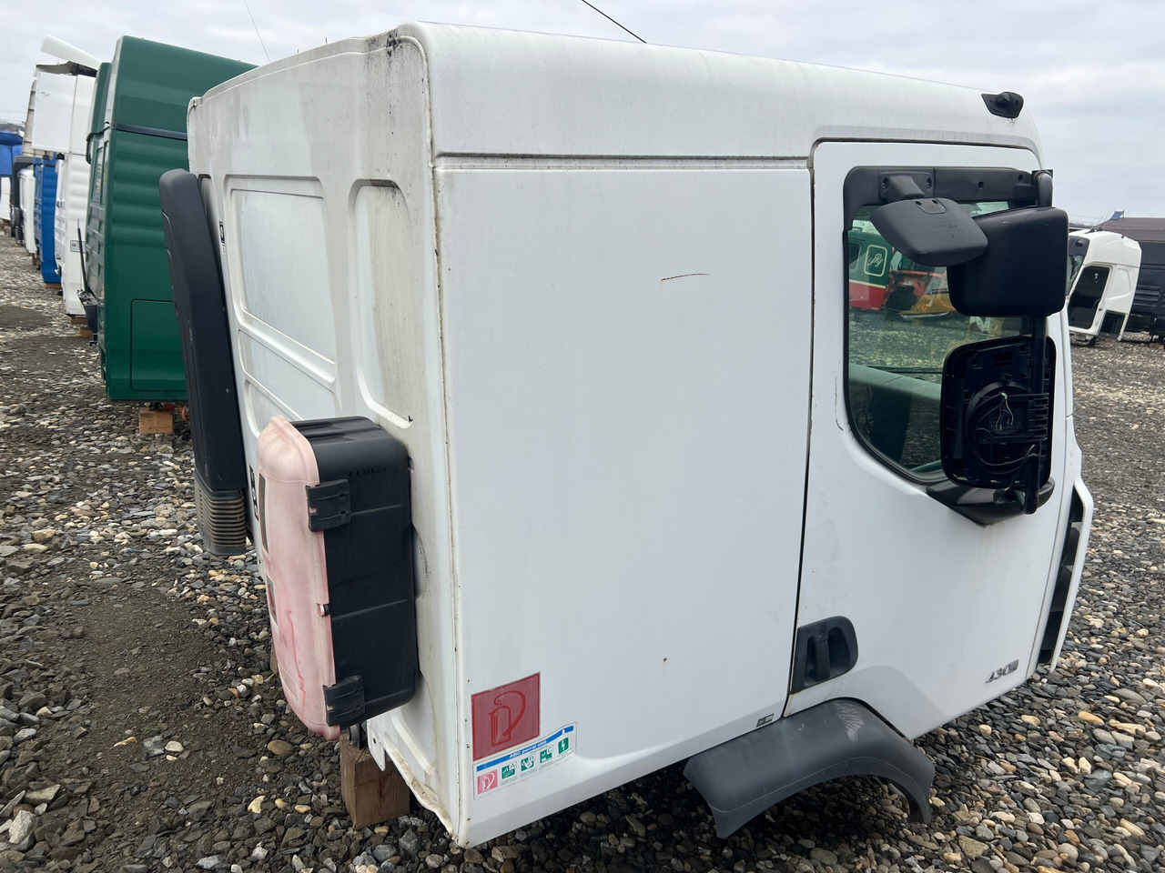 CABINA RENAULT PREMIUM SLEEPER CAB L2H1 - Kabinë për Kamioni: foto 5 CABINA RENAULT PREMIUM SLEEPER CAB L2H1 - Kabinë për Kamioni: foto 5