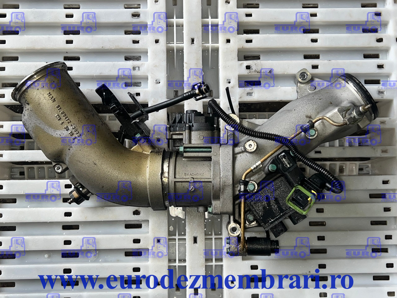 GALERIE ADMISIE + CLAPETA ACCELERATIE MAN TGX D3876 51.09413.7018, 51.09412.0323, 51.09412.0718, 51.26803.0055, 51.25902.0154, 51.25902.0081 - Kolektor ajri për Kamioni: foto 1 GALERIE ADMISIE + CLAPETA ACCELERATIE MAN TGX D3876 51.09413.7018, 51.09412.0323, 51.09412.0718, 51.26803.0055, 51.25902.0154, 51.25902.0081 - Kolektor ajri për Kamioni: foto 1