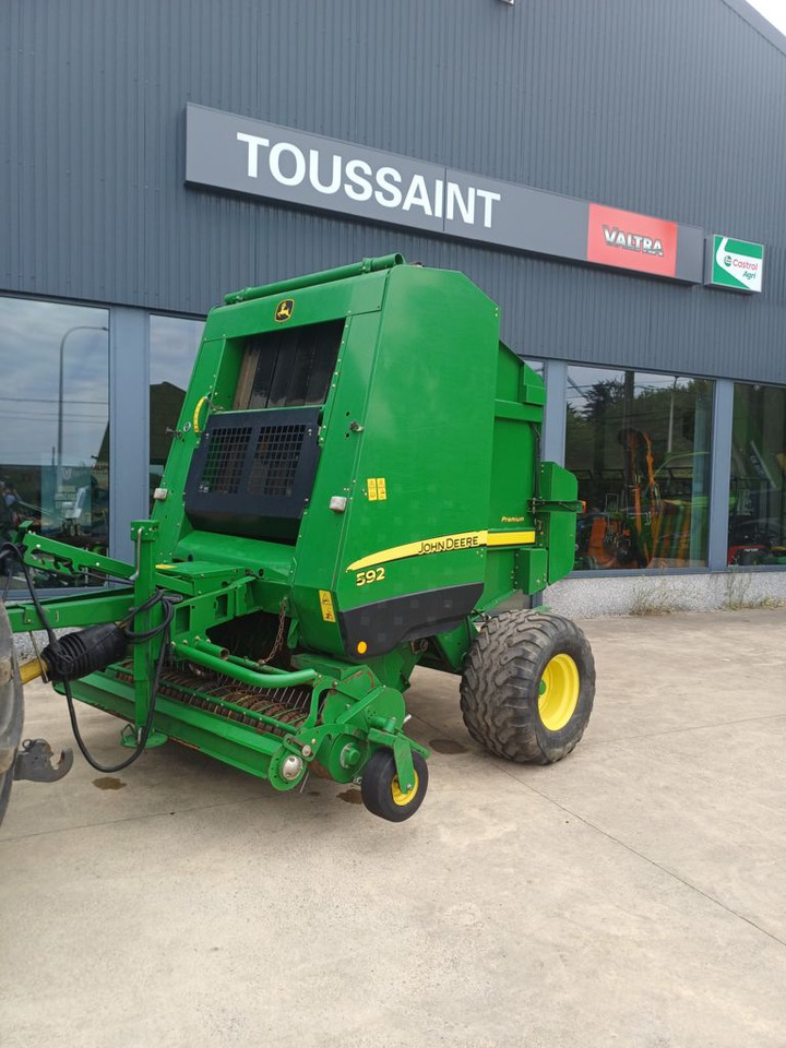 John Deere 592 ROTOFLOW - Dengmbledhëse e rrumbullakët: foto 1 John Deere 592 ROTOFLOW - Dengmbledhëse e rrumbullakët: foto 1