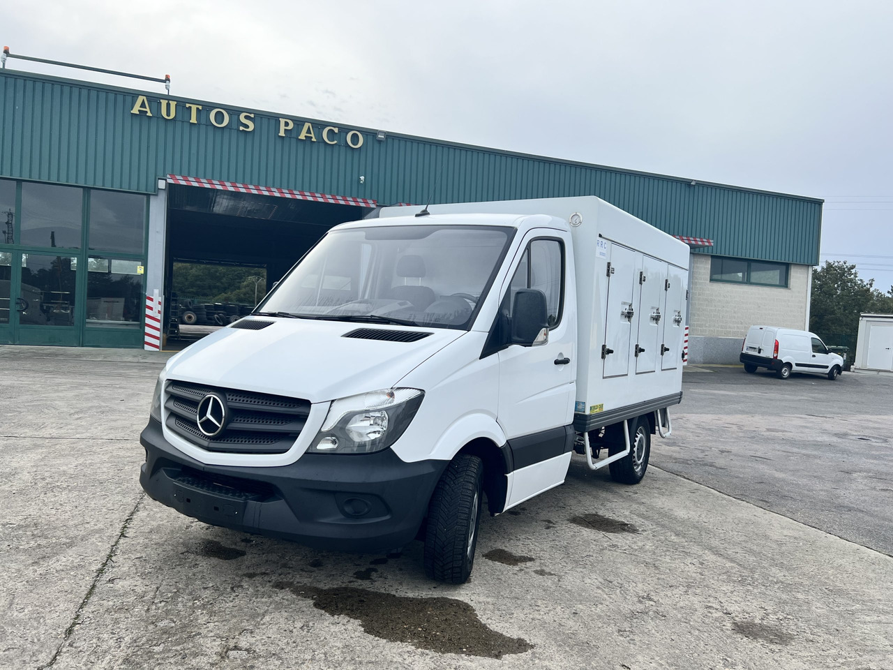 CAMION HELADERO 3.5T MERCEDES SPRINTER - Furgon frigorifer: foto 1 CAMION HELADERO 3.5T MERCEDES SPRINTER - Furgon frigorifer: foto 1