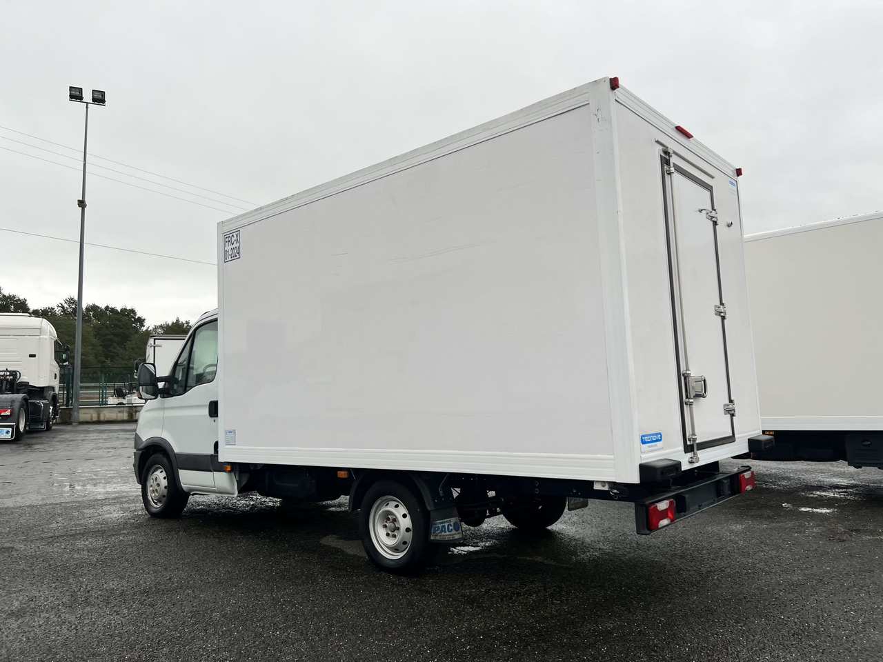 IVECO FRIGORIFICO - Furgon frigorifer: foto 3 IVECO FRIGORIFICO - Furgon frigorifer: foto 3