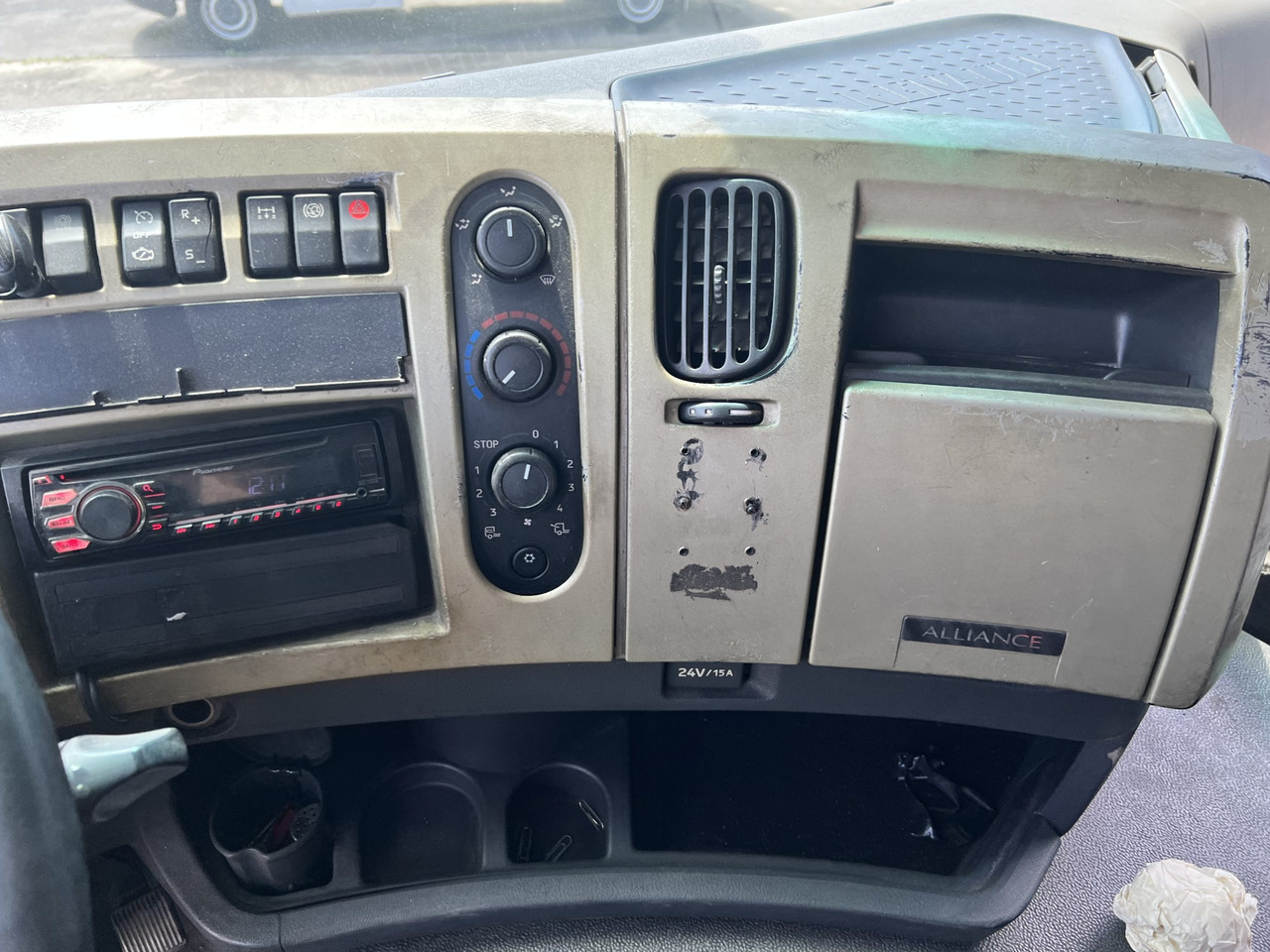 Kamion me tendë RENAULT 450 CON UNA TAULINER: foto 9