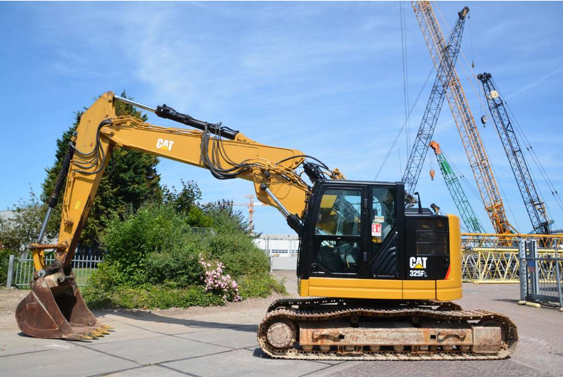 Cat 325 FL CR - Ekskavator me zinxhirë: foto 1 Cat 325 FL CR - Ekskavator me zinxhirë: foto 1