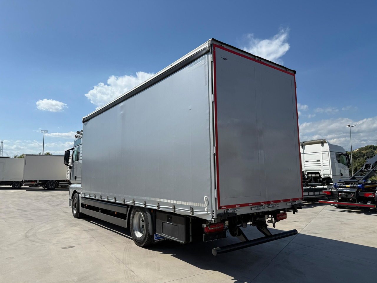 MAN 18.430 LL TGX E6 (Tauliner) - Kamion me tendë: foto 3 MAN 18.430 LL TGX E6 (Tauliner) - Kamion me tendë: foto 3