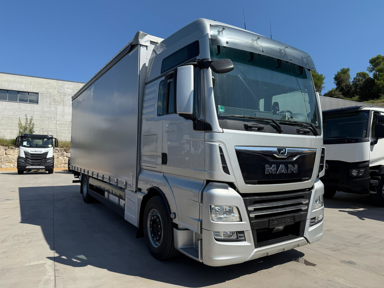 MAN 18.430 LL TGX E6 (Tauliner) - Kamion me tendë: foto 2 MAN 18.430 LL TGX E6 (Tauliner) - Kamion me tendë: foto 2
