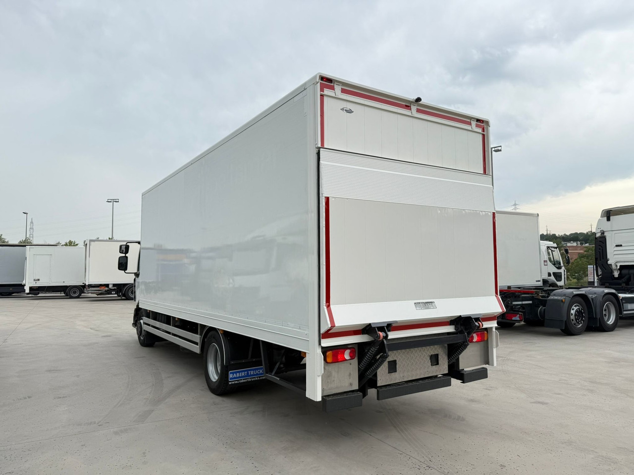 RENAULT D E6 (VAN) - Kamion vagonetë: foto 4 RENAULT D E6 (VAN) - Kamion vagonetë: foto 4