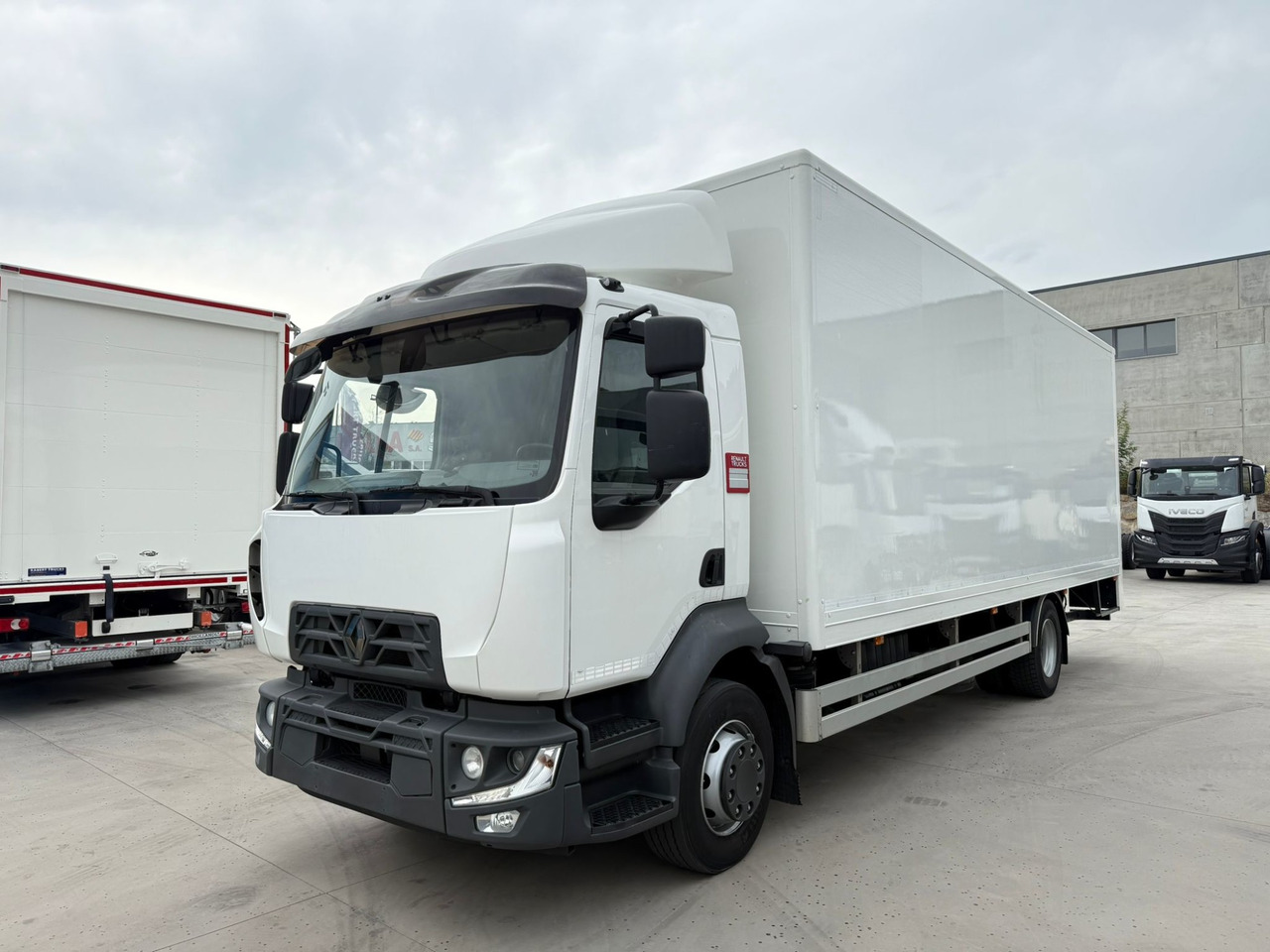 RENAULT D E6 (VAN) - Kamion vagonetë: foto 1 RENAULT D E6 (VAN) - Kamion vagonetë: foto 1