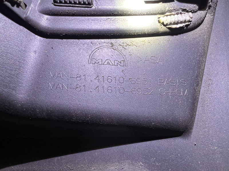 MAN - Grilë: foto 3 MAN - Grilë: foto 3